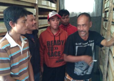 Budidaya Ulat Jerman ; Program Unggulan Desa Cikidang