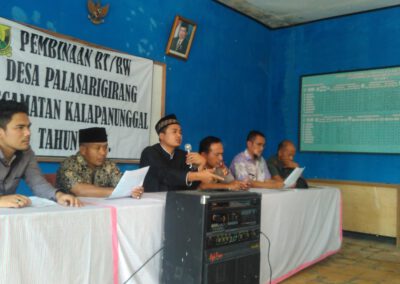 Pembinaan RT/RW & Sosialisasi Dana Desa di Desa Palasarigirang Sukabumi