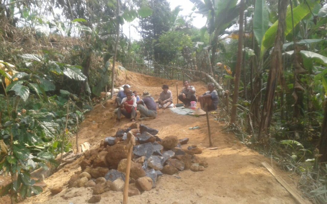 Desa Lebaksari : Pembukaan Akses Jalan Baru, Antusias warga adanya Dana Desa