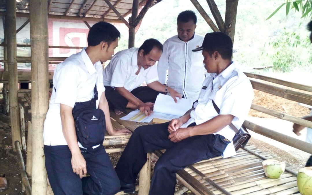 Desa Kebonmanggu: Pejabat Kemendesa Survey Lokasi Embung